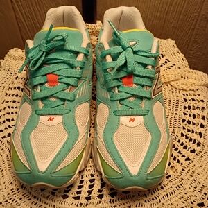 New Balance Aqua and White Running Shoes